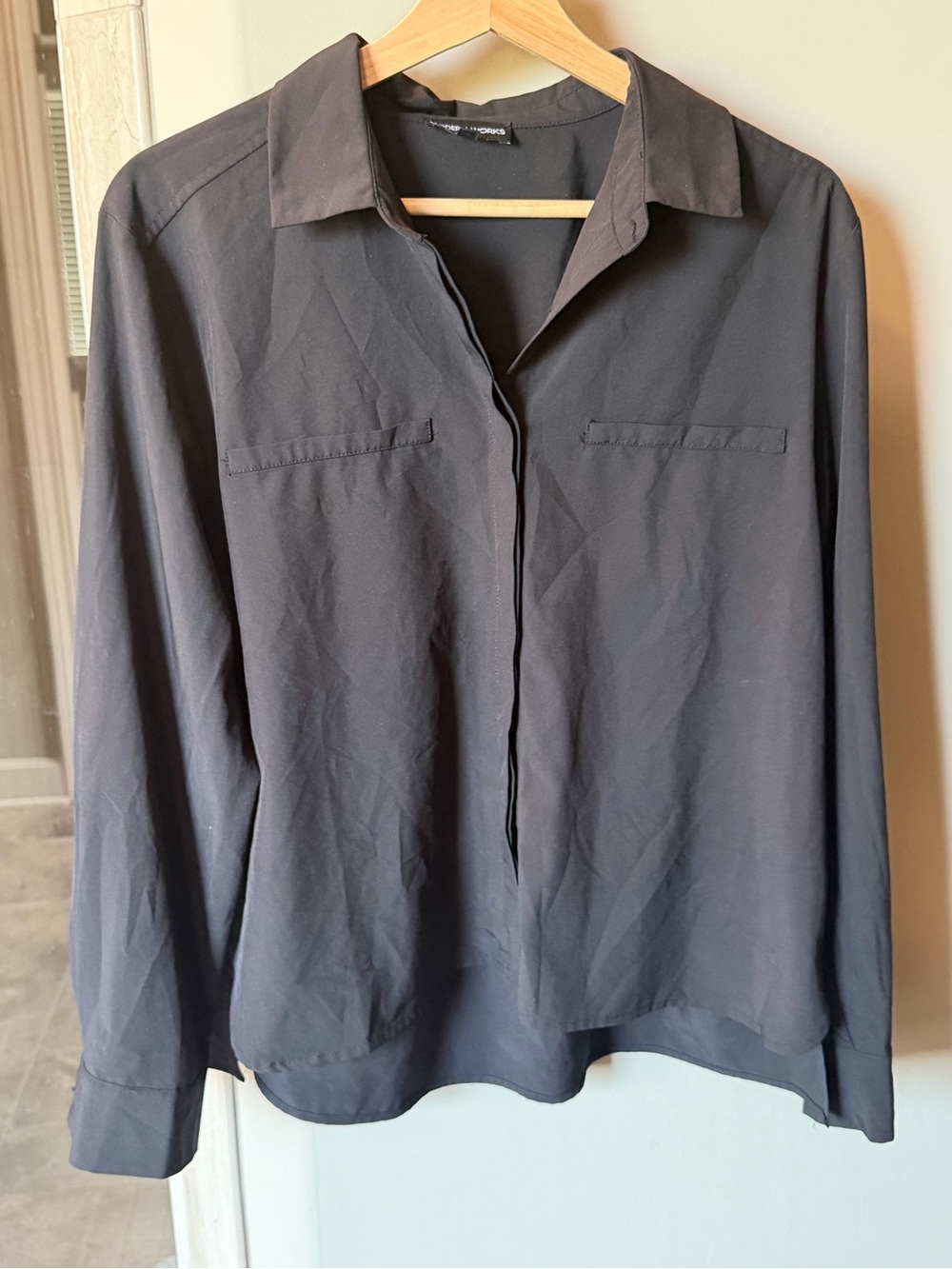 Women's Black Collared Button-Front Blouse